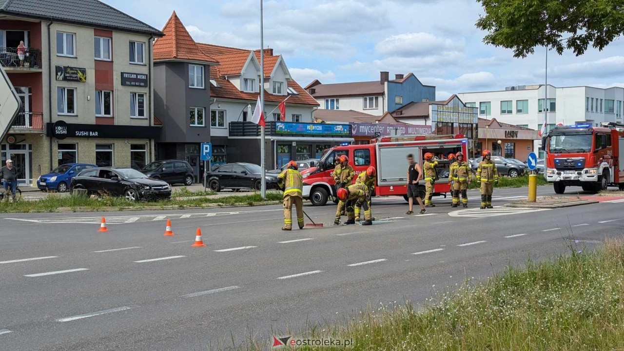 Wypadek na 11 Listopada w Ostrołęce [02.08.2024] - zdjęcie #10 - eOstroleka.pl