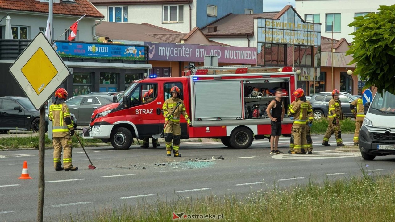 Wypadek na 11 Listopada w Ostrołęce [02.08.2024] - zdjęcie #6 - eOstroleka.pl