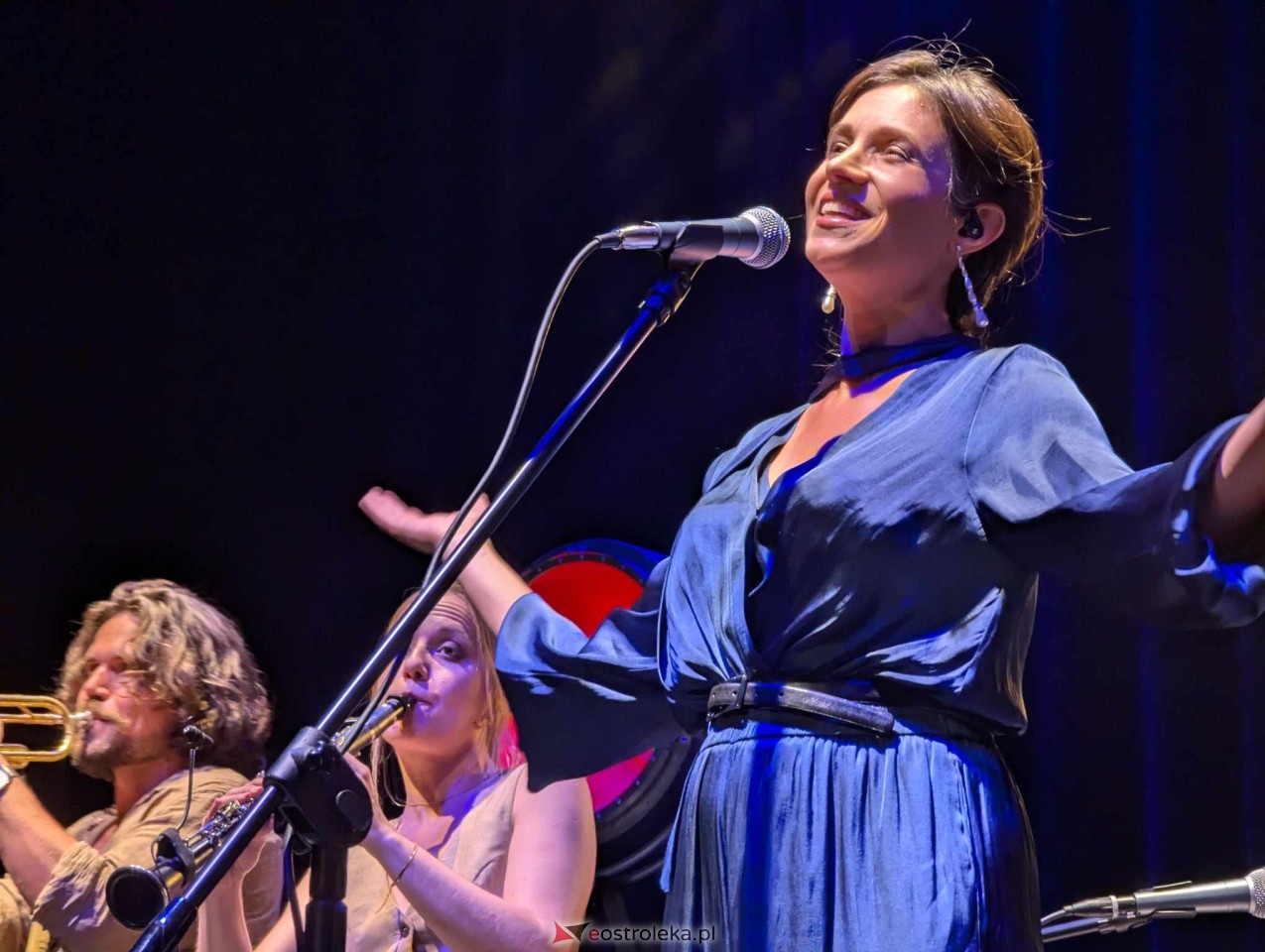 Koncert Warszawskiej Orkiestry Sentymentalnej [02.08.2024] - zdjęcie #37 - eOstroleka.pl