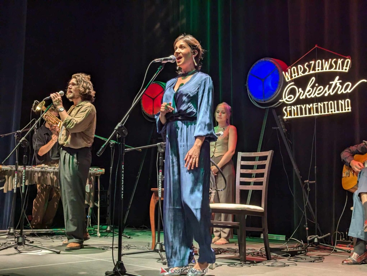 Koncert Warszawskiej Orkiestry Sentymentalnej [02.08.2024] - zdjęcie #23 - eOstroleka.pl