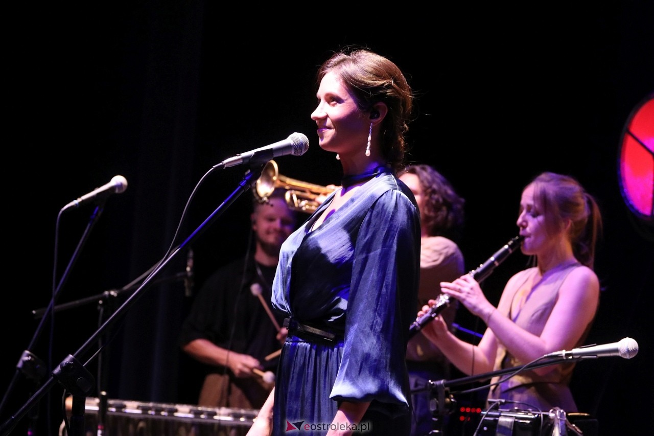 Koncert Warszawskiej Orkiestry Sentymentalnej [02.08.2024] - zdjęcie #6 - eOstroleka.pl