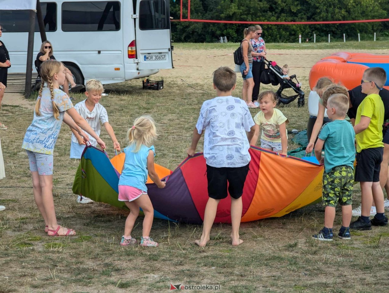 Festyn Radosne Wakacje na plaży miejskiej [03.08.2024] - zdjęcie #56 - eOstroleka.pl