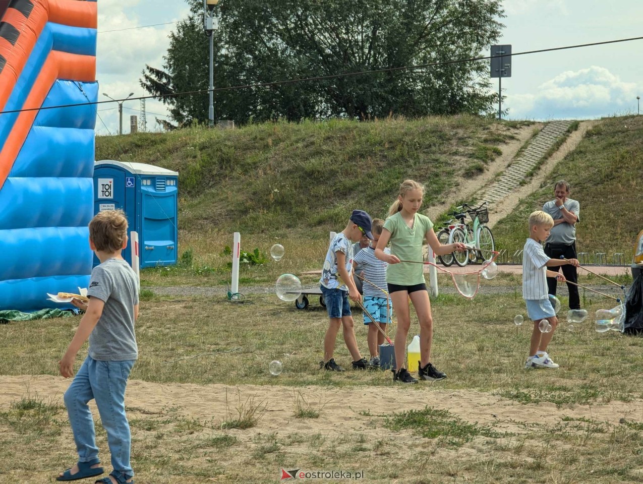 Festyn Radosne Wakacje na plaży miejskiej [03.08.2024] - zdjęcie #43 - eOstroleka.pl