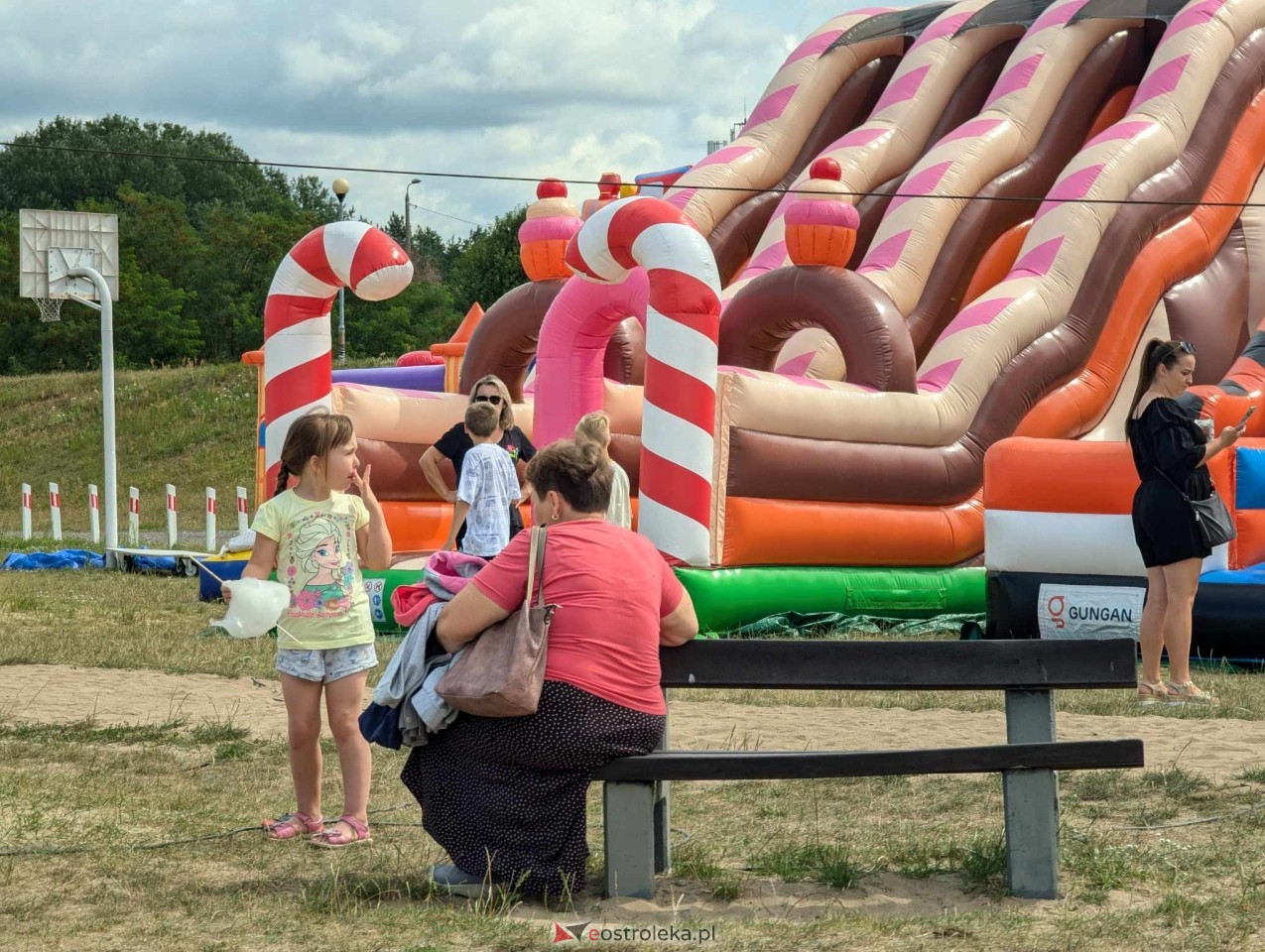 Festyn Radosne Wakacje na plaży miejskiej [03.08.2024] - zdjęcie #35 - eOstroleka.pl