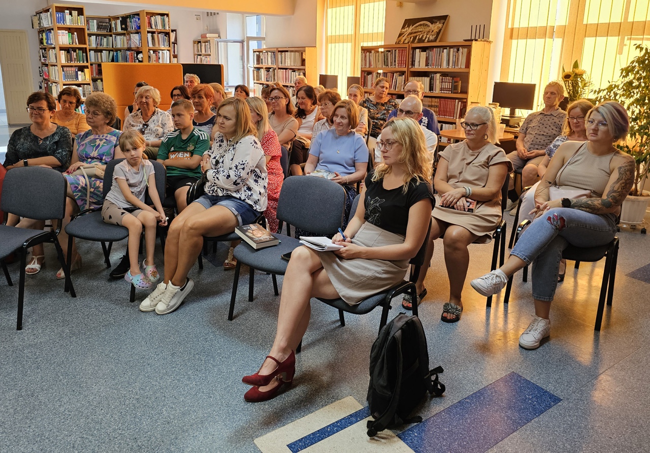 Niezapomniane spotkanie z Marią Pakulnis w Ostrołęce [06.08.2024] - zdjęcie #9 - eOstroleka.pl