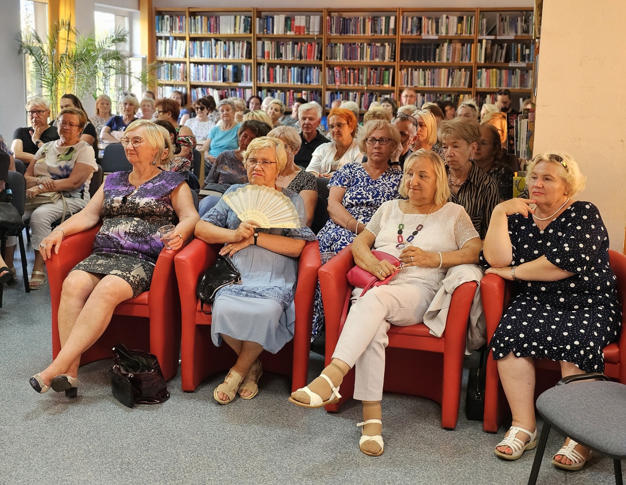 Niezapomniane spotkanie z Marią Pakulnis w Ostrołęce [06.08.2024] - zdjęcie #6 - eOstroleka.pl