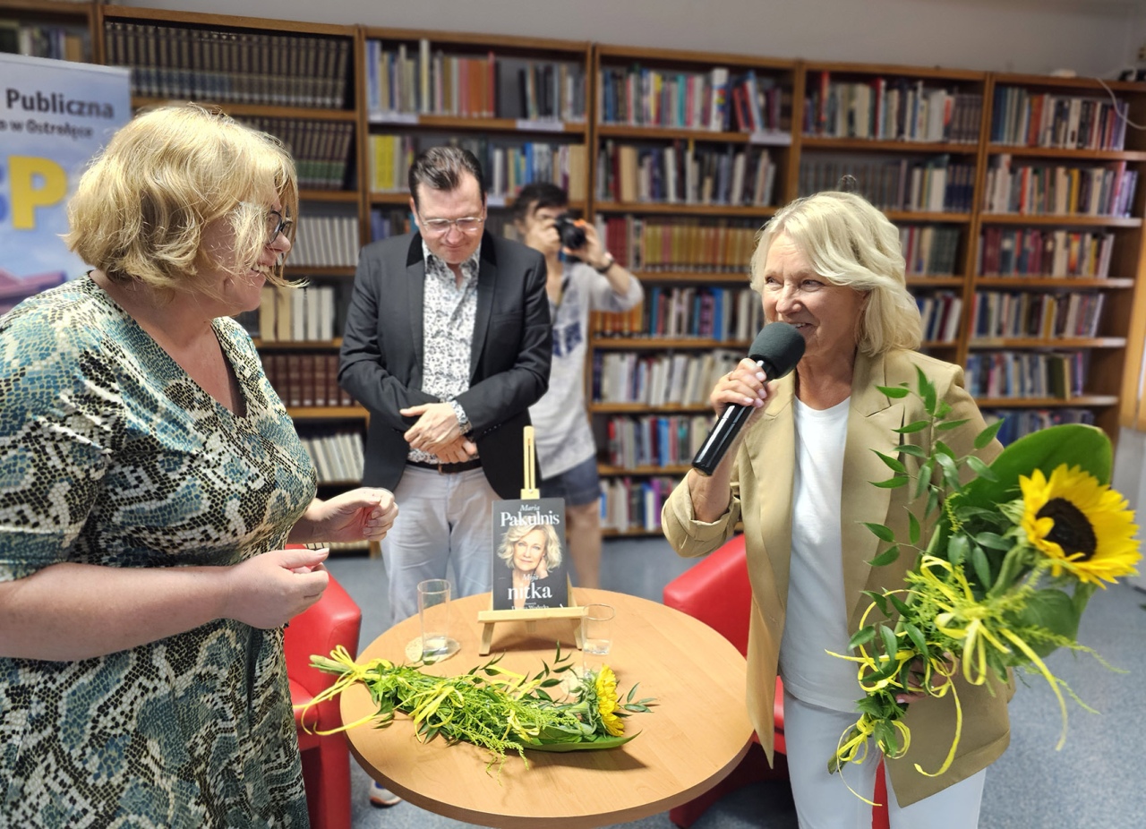 Niezapomniane spotkanie z Marią Pakulnis w Ostrołęce [06.08.2024] - zdjęcie #4 - eOstroleka.pl
