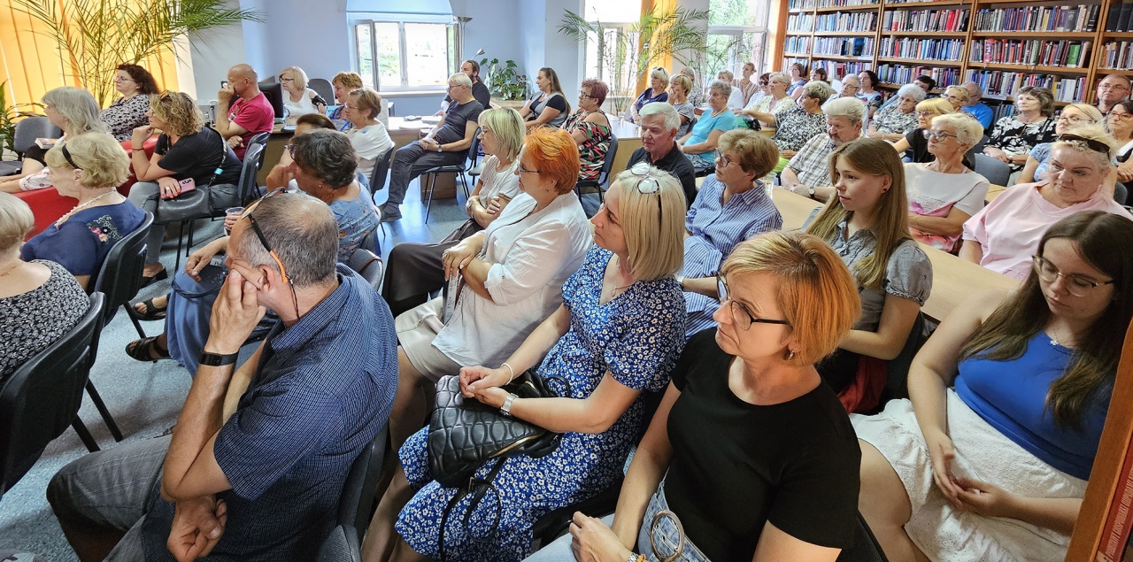 Niezapomniane spotkanie z Marią Pakulnis w Ostrołęce [06.08.2024] - zdjęcie #2 - eOstroleka.pl