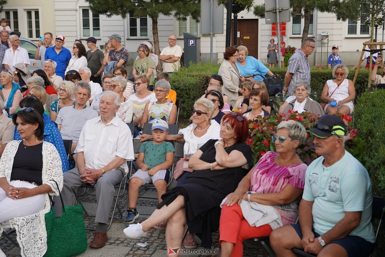 Art-czwARTek -Piotr Grzyb i Zupa Grzybowa [8.08.2024] - zdjęcie #59 - eOstroleka.pl