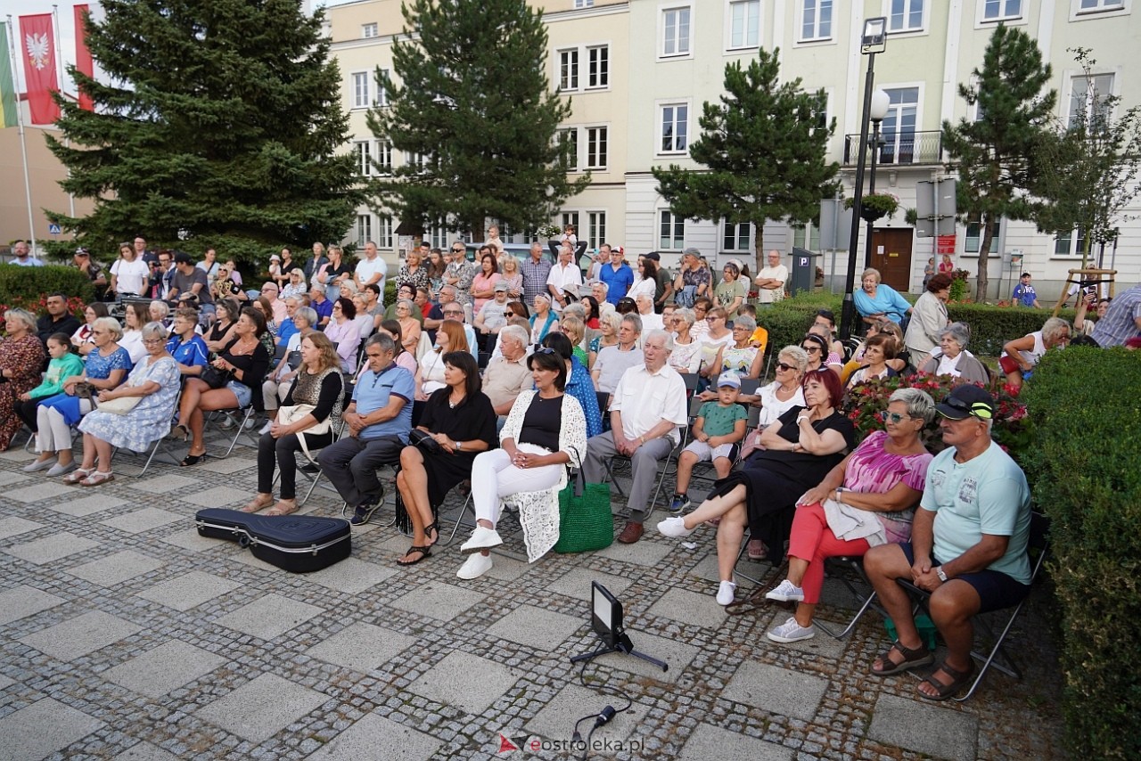 Art-czwARTek -Piotr Grzyb i Zupa Grzybowa [8.08.2024] - zdjęcie #58 - eOstroleka.pl