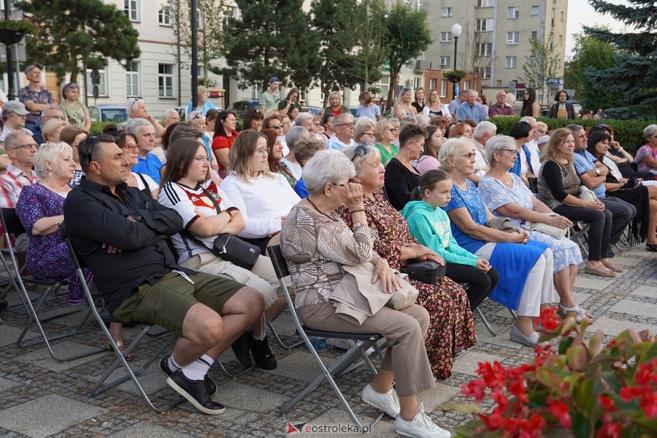 Art-czwARTek -Piotr Grzyb i Zupa Grzybowa [8.08.2024] - zdjęcie #35 - eOstroleka.pl