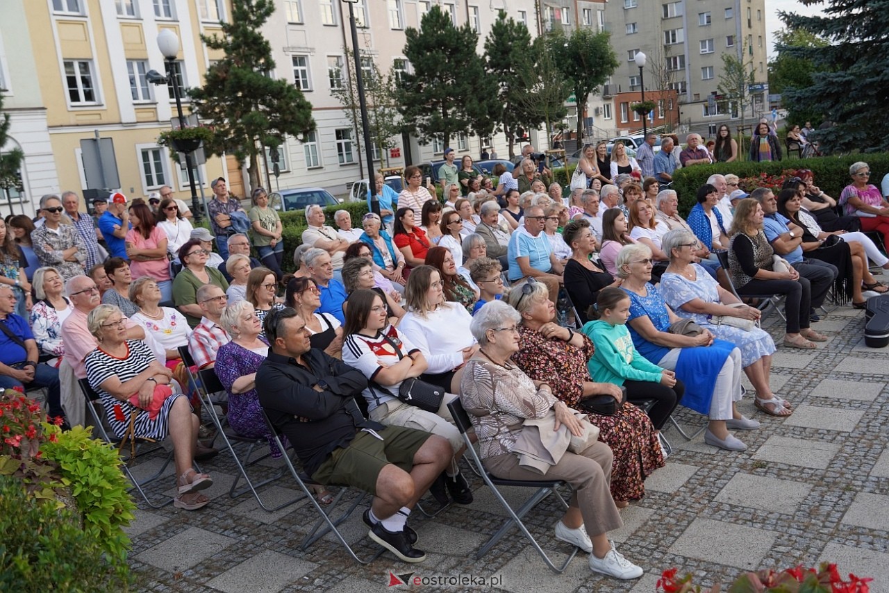 Art-czwARTek -Piotr Grzyb i Zupa Grzybowa [8.08.2024] - zdjęcie #31 - eOstroleka.pl