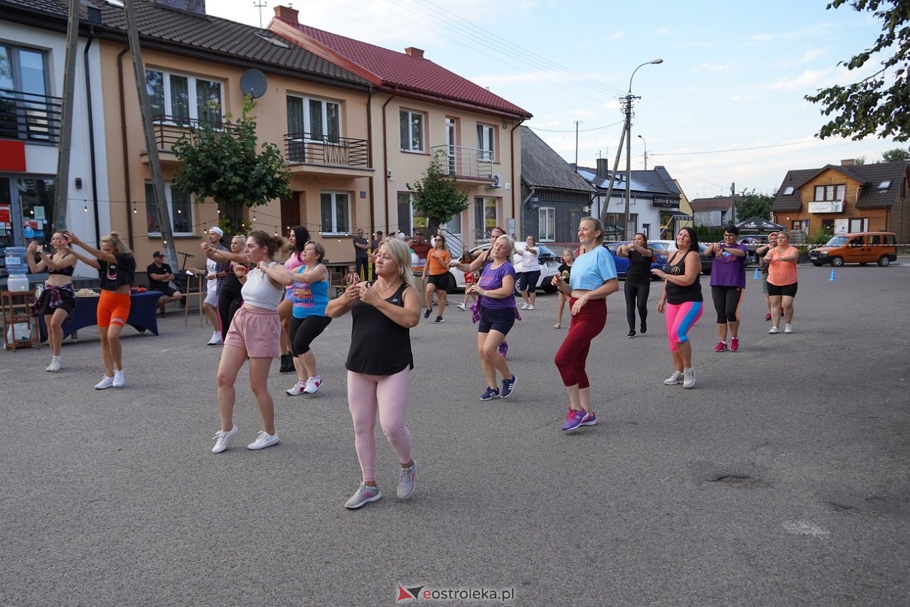 Maraton zumby w Goworowie [9.08.2024] - zdjęcie #38 - eOstroleka.pl