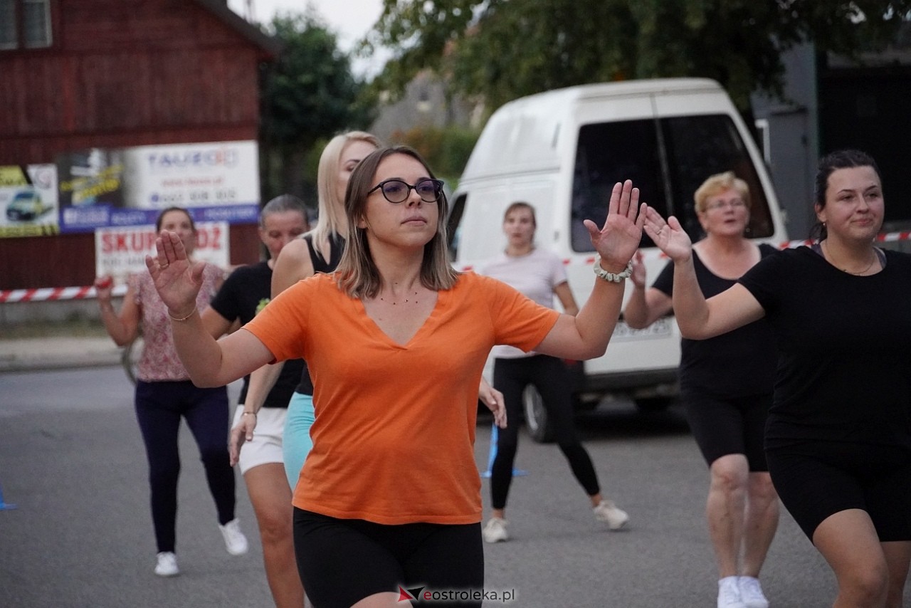Maraton zumby w Goworowie [9.08.2024] - zdjęcie #17 - eOstroleka.pl