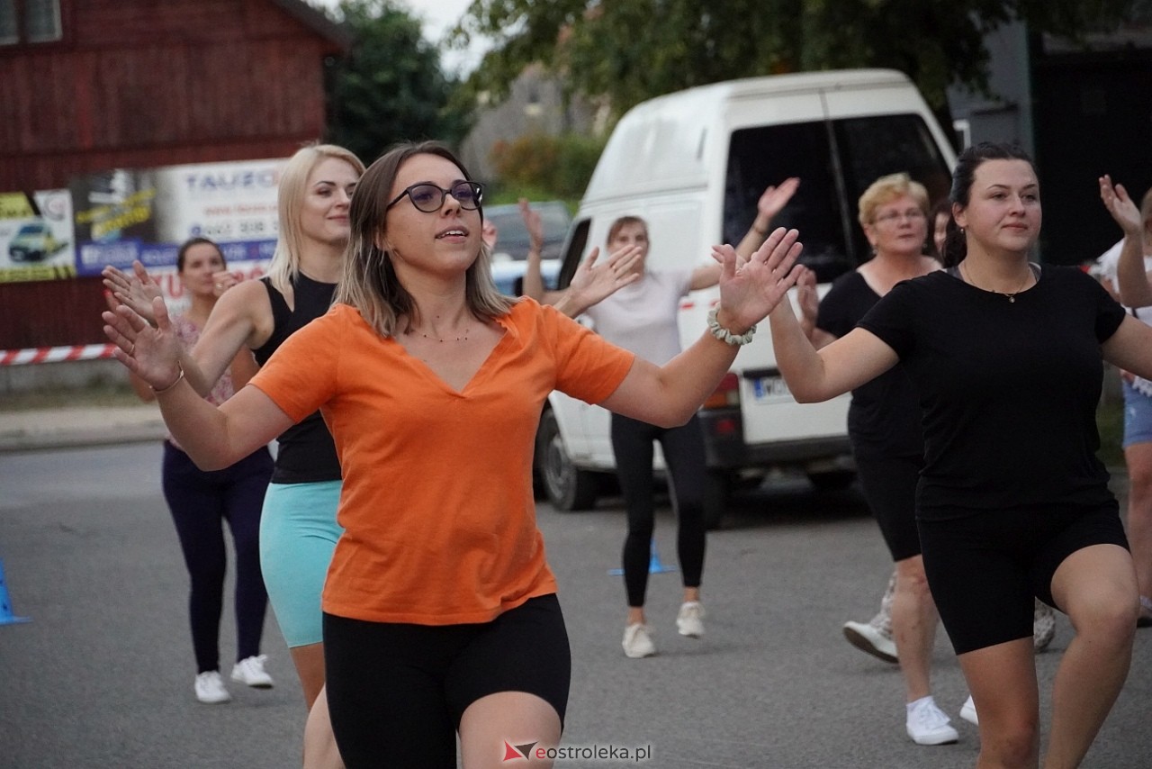 Maraton zumby w Goworowie [9.08.2024] - zdjęcie #16 - eOstroleka.pl