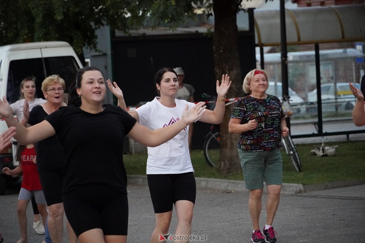 Maraton zumby w Goworowie [9.08.2024] - zdjęcie #15 - eOstroleka.pl