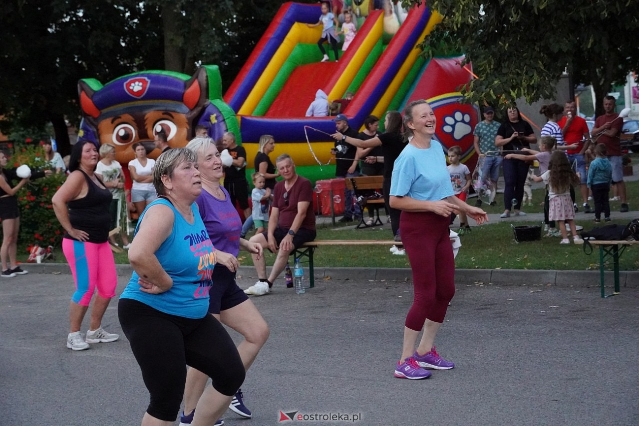 Maraton zumby w Goworowie [9.08.2024] - zdjęcie #13 - eOstroleka.pl