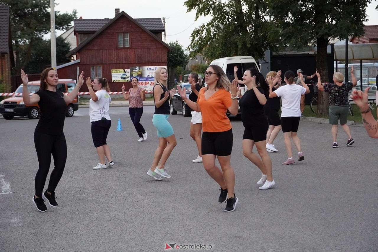 Maraton zumby w Goworowie [9.08.2024] - zdjęcie #12 - eOstroleka.pl