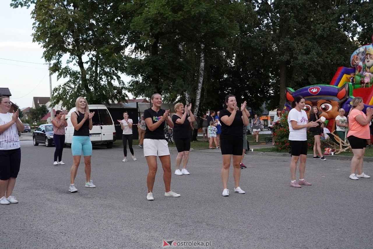 Maraton zumby w Goworowie [9.08.2024] - zdjęcie #8 - eOstroleka.pl