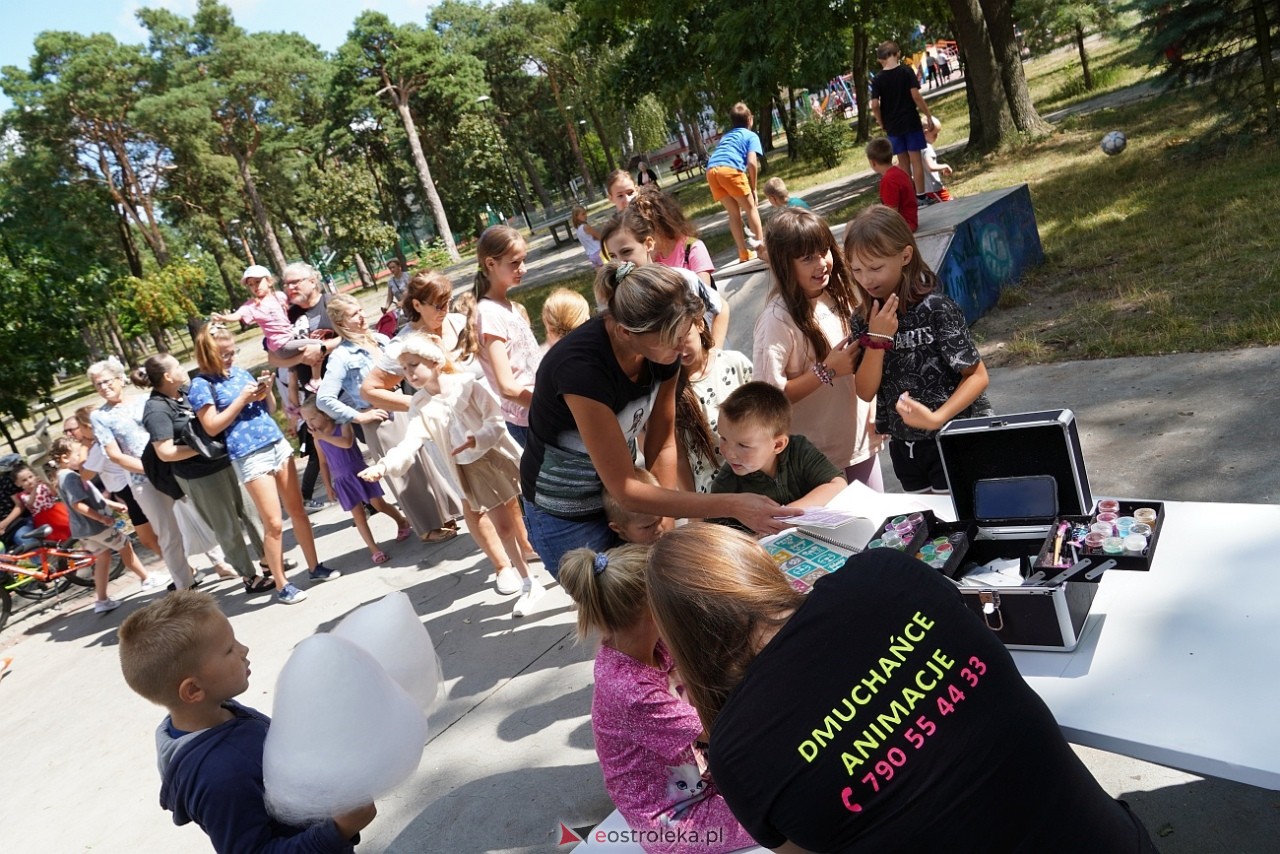 Piknik Radosne Wakacje w Parku Miejskim [10.08.2024] - zdjęcie #4 - eOstroleka.pl