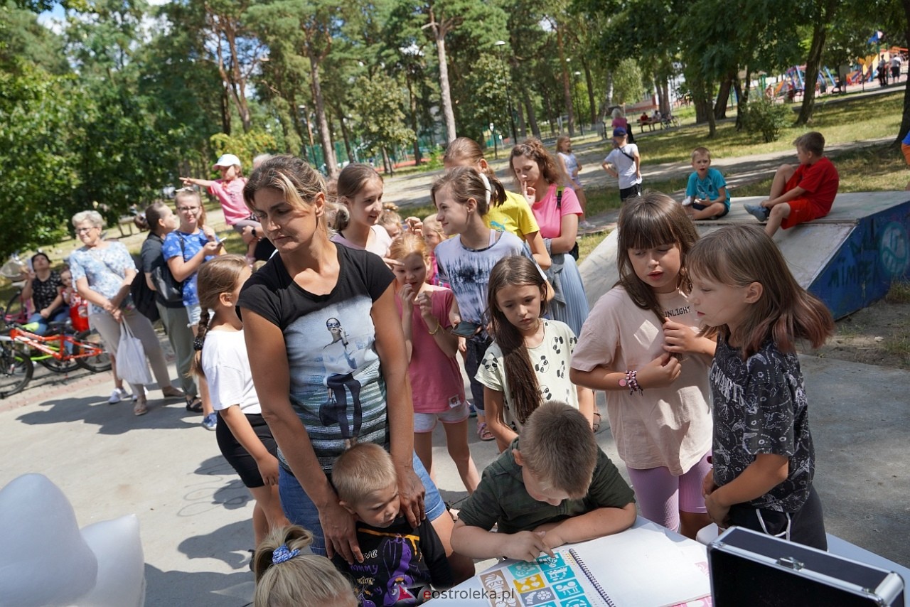 Piknik Radosne Wakacje w Parku Miejskim [10.08.2024] - zdjęcie #1 - eOstroleka.pl