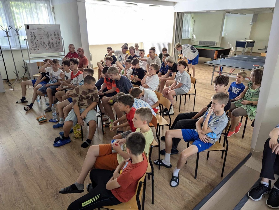 Siatkarze Olimpu kibicowali w finale igrzysk [10.08.2024] - zdjęcie #2 - eOstroleka.pl