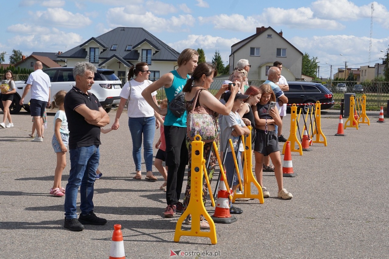 Piknik Bezpieczne wakacje - Senior na drodze w Rzekuniu [10.08.2024] - zdjęcie #53 - eOstroleka.pl