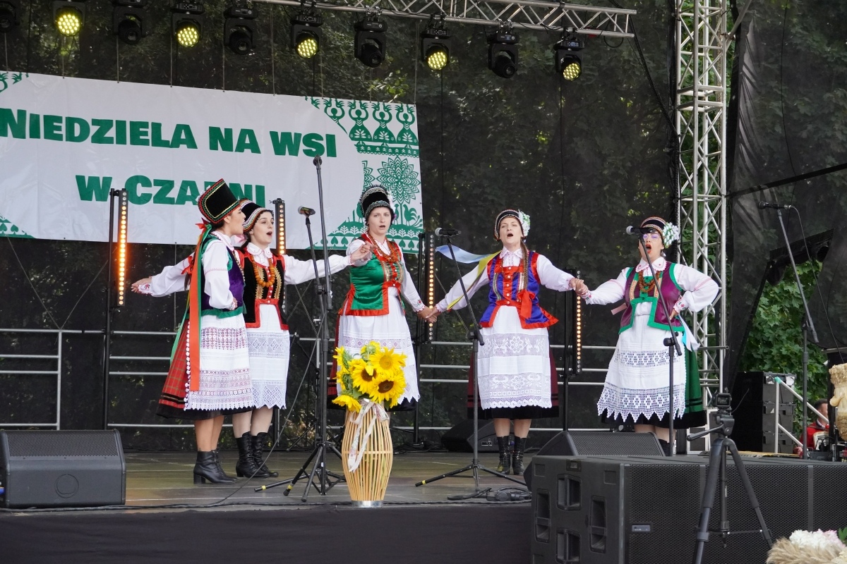 Niedziela na wsi w Czarni - odpust św. Rocha [11.08.2024] - zdjęcie #85 - eOstroleka.pl