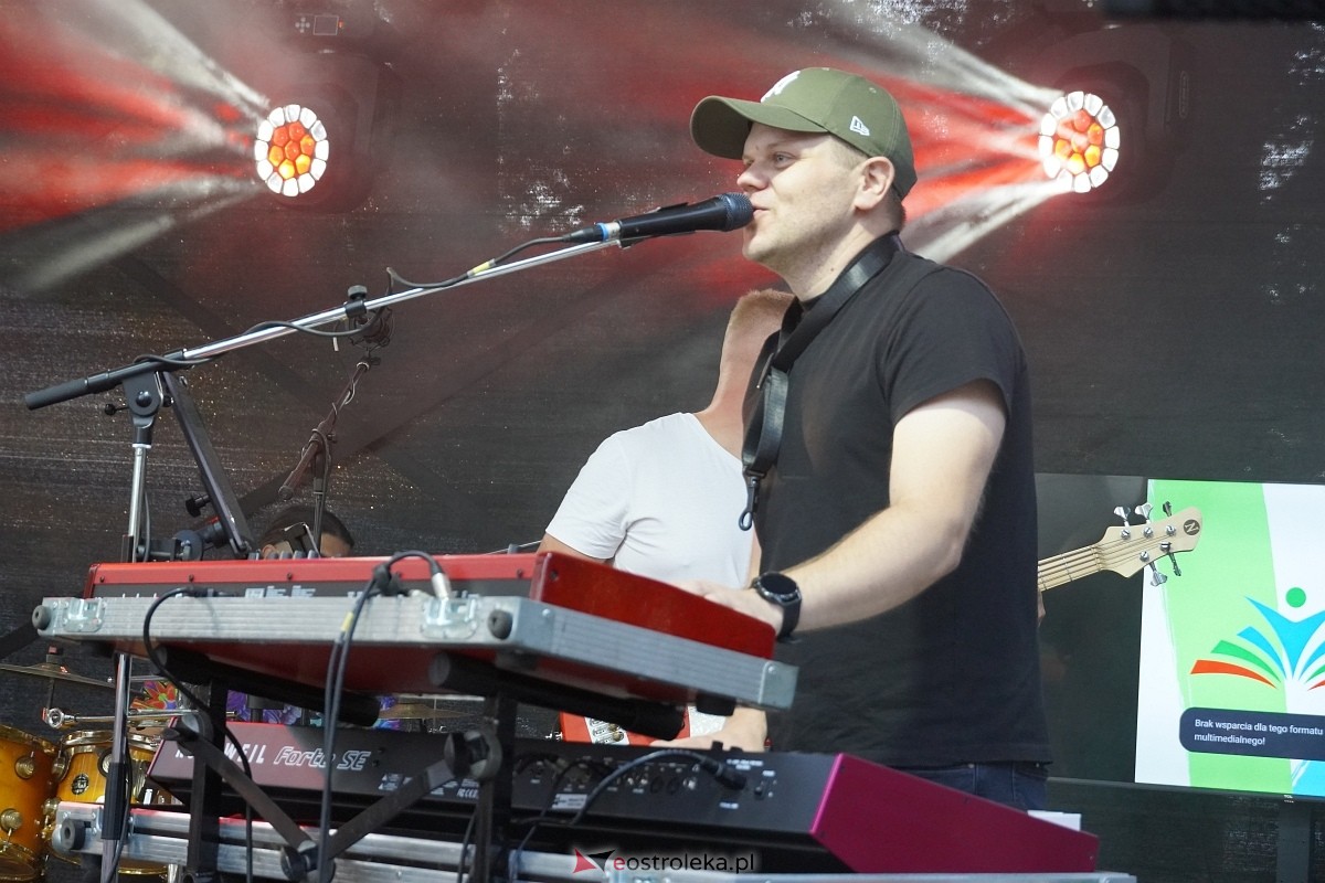 Świnia kontra Dzik - wieczorne koncerty [11.08.2024] - zdjęcie #24 - eOstroleka.pl