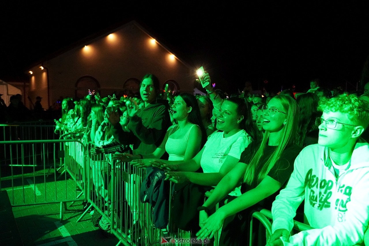 Jarmarki Czerwińskie 2024: koncert CLEO [11.08.2024] - zdjęcie #158 - eOstroleka.pl