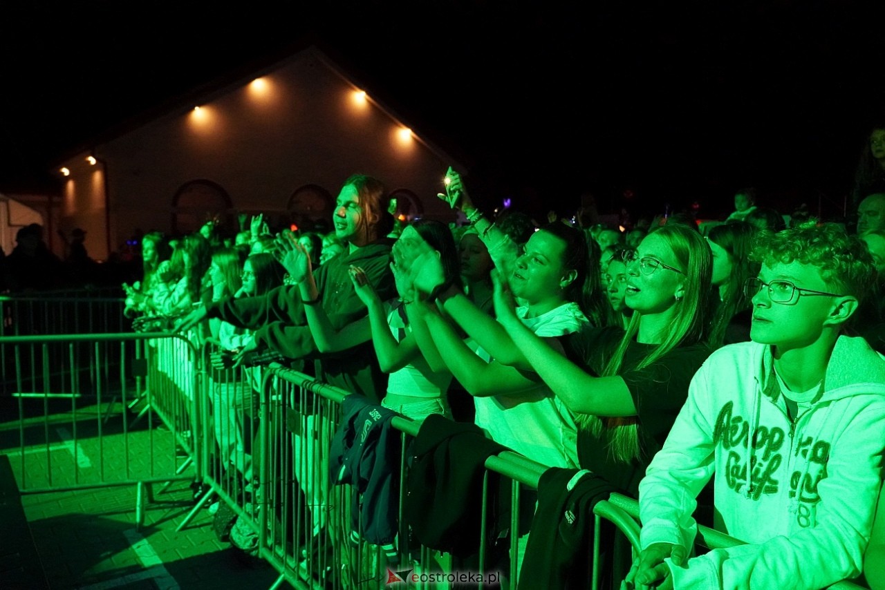 Jarmarki Czerwińskie 2024: koncert CLEO [11.08.2024] - zdjęcie #157 - eOstroleka.pl