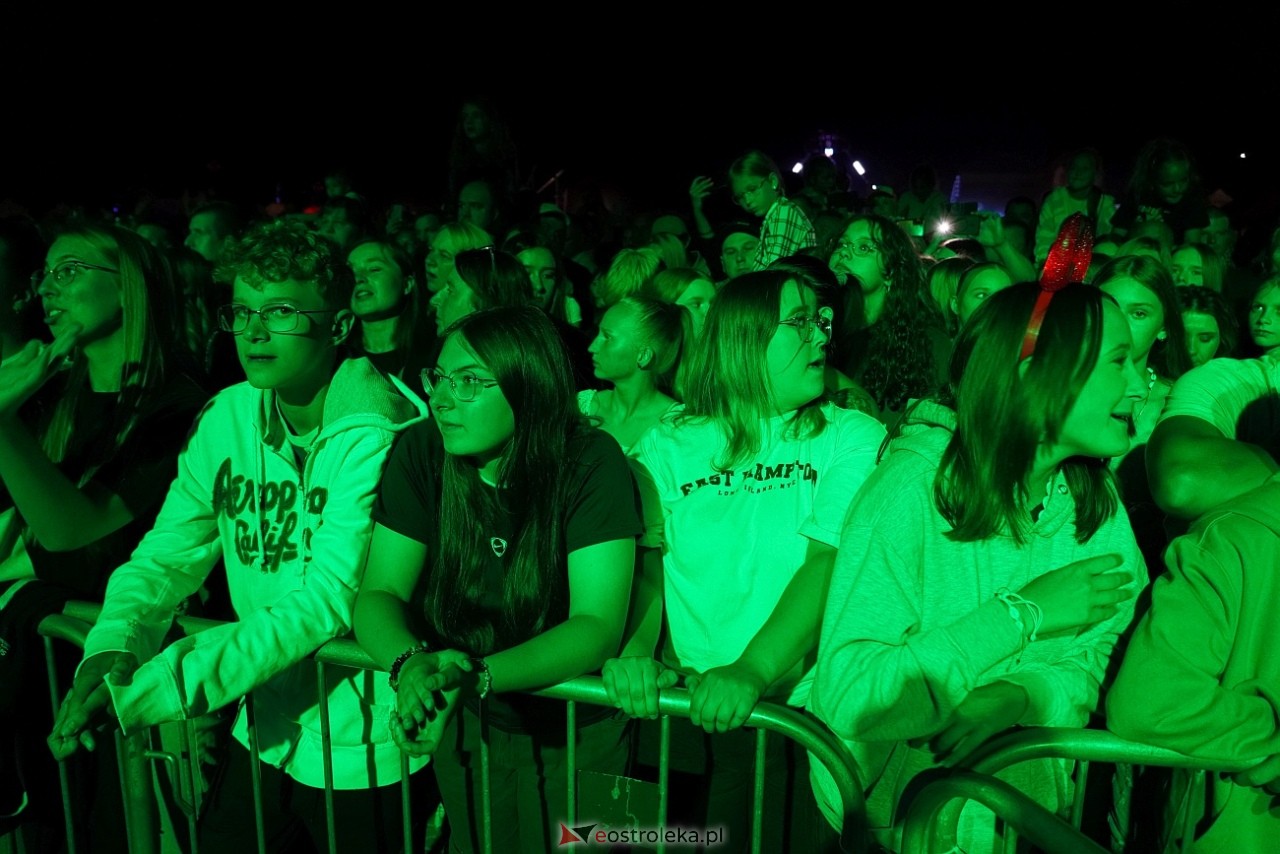 Jarmarki Czerwińskie 2024: koncert CLEO [11.08.2024] - zdjęcie #155 - eOstroleka.pl