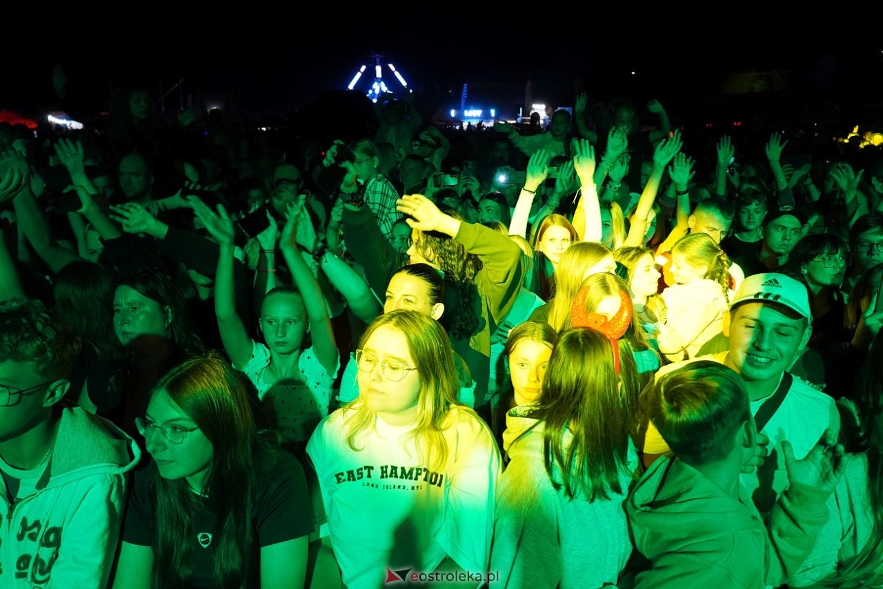 Jarmarki Czerwińskie 2024: koncert CLEO [11.08.2024] - zdjęcie #151 - eOstroleka.pl