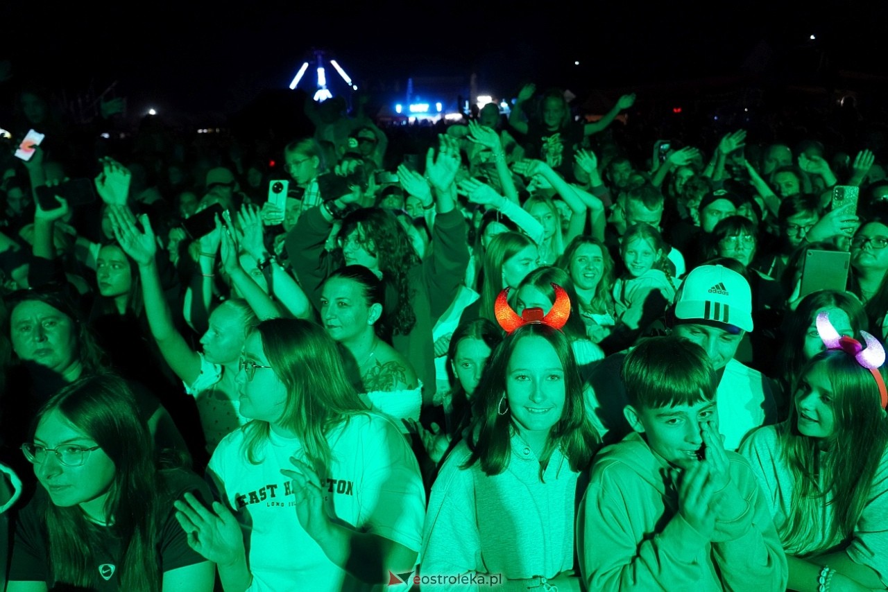 Jarmarki Czerwińskie 2024: koncert CLEO [11.08.2024] - zdjęcie #149 - eOstroleka.pl