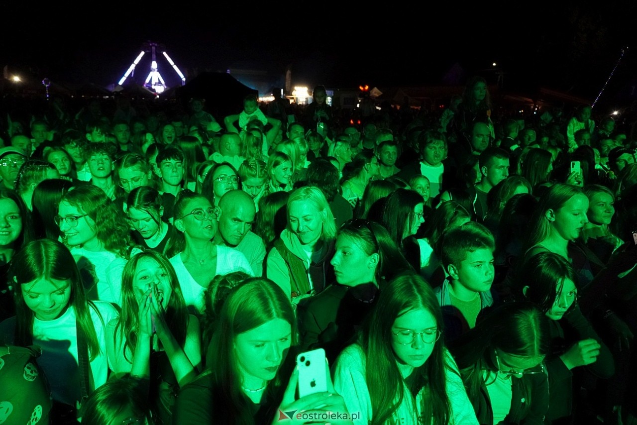 Jarmarki Czerwińskie 2024: koncert CLEO [11.08.2024] - zdjęcie #145 - eOstroleka.pl