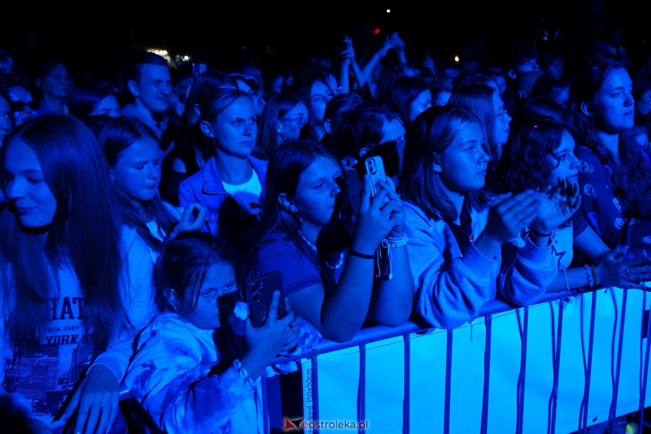 Jarmarki Czerwińskie 2024: koncert CLEO [11.08.2024] - zdjęcie #126 - eOstroleka.pl