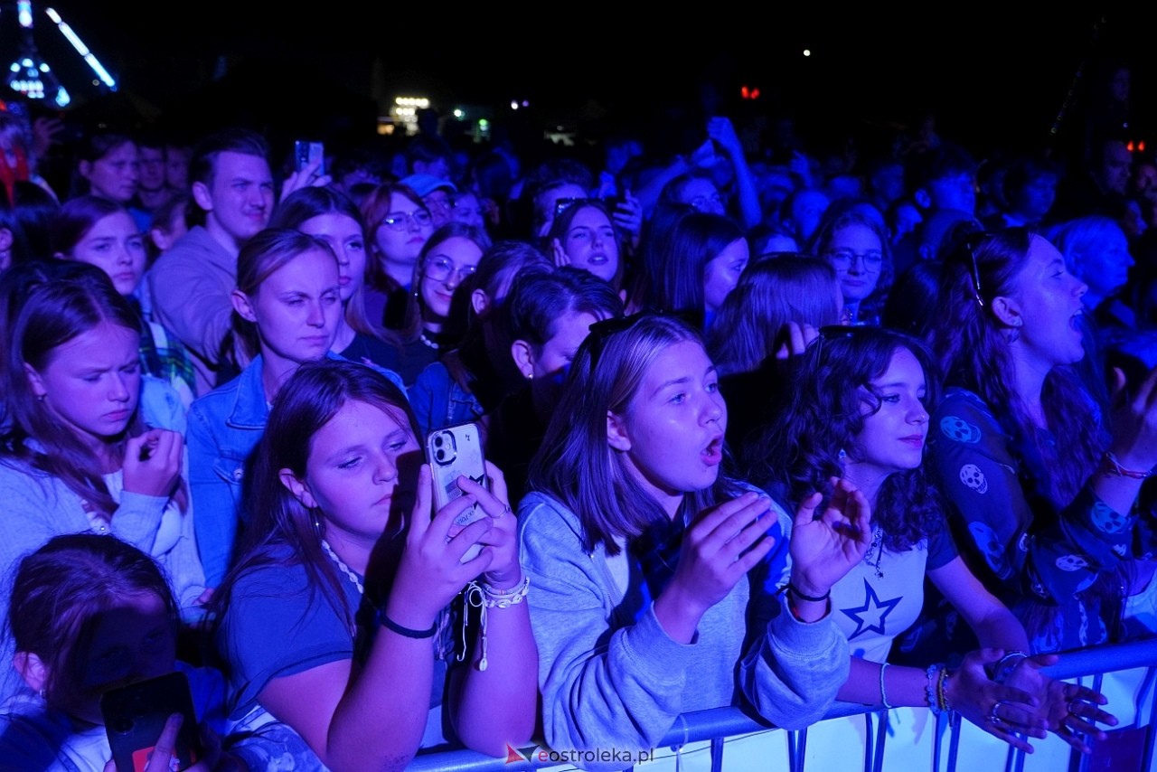 Jarmarki Czerwińskie 2024: koncert CLEO [11.08.2024] - zdjęcie #125 - eOstroleka.pl