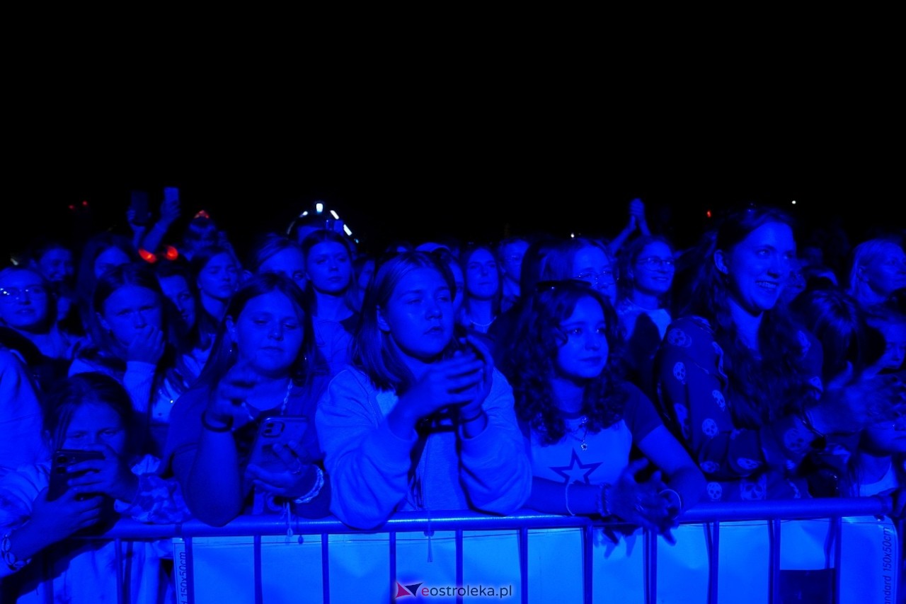 Jarmarki Czerwińskie 2024: koncert CLEO [11.08.2024] - zdjęcie #124 - eOstroleka.pl