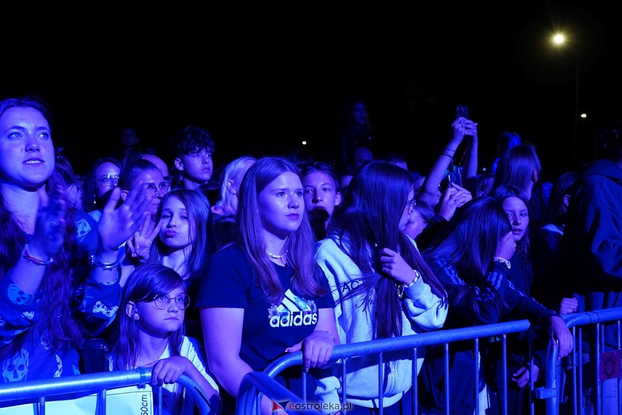 Jarmarki Czerwińskie 2024: koncert CLEO [11.08.2024] - zdjęcie #122 - eOstroleka.pl