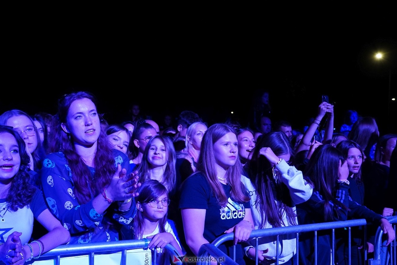 Jarmarki Czerwińskie 2024: koncert CLEO [11.08.2024] - zdjęcie #121 - eOstroleka.pl