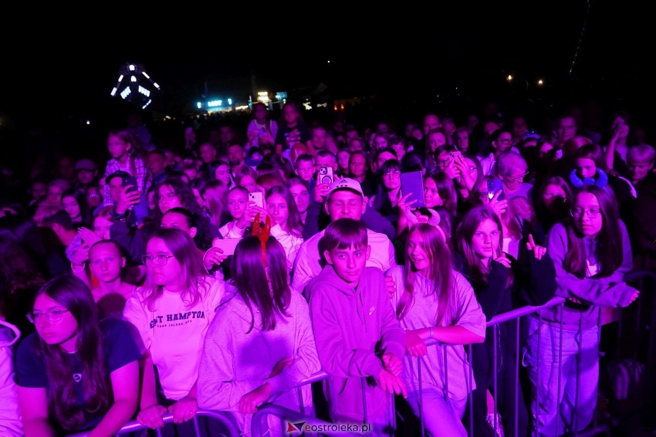 Jarmarki Czerwińskie 2024: koncert CLEO [11.08.2024] - zdjęcie #107 - eOstroleka.pl