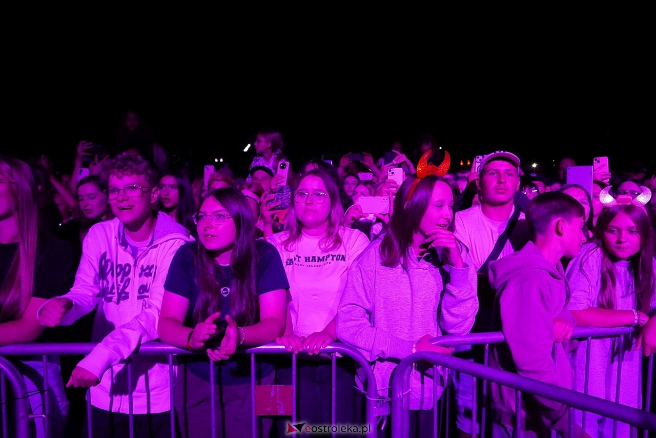 Jarmarki Czerwińskie 2024: koncert CLEO [11.08.2024] - zdjęcie #98 - eOstroleka.pl
