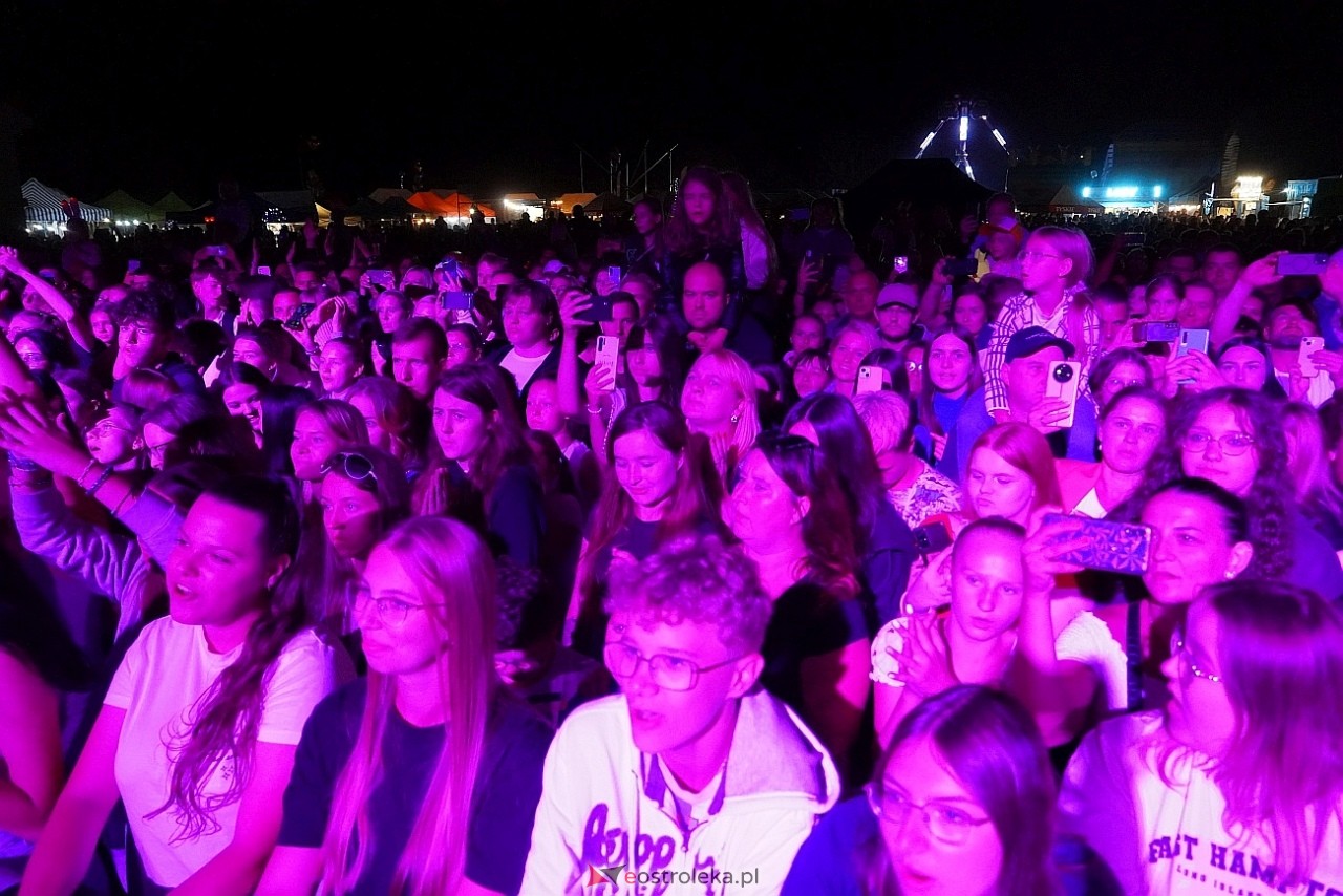 Jarmarki Czerwińskie 2024: koncert CLEO [11.08.2024] - zdjęcie #96 - eOstroleka.pl
