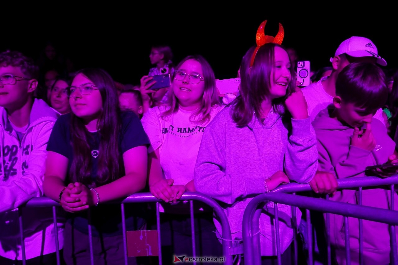 Jarmarki Czerwińskie 2024: koncert CLEO [11.08.2024] - zdjęcie #93 - eOstroleka.pl