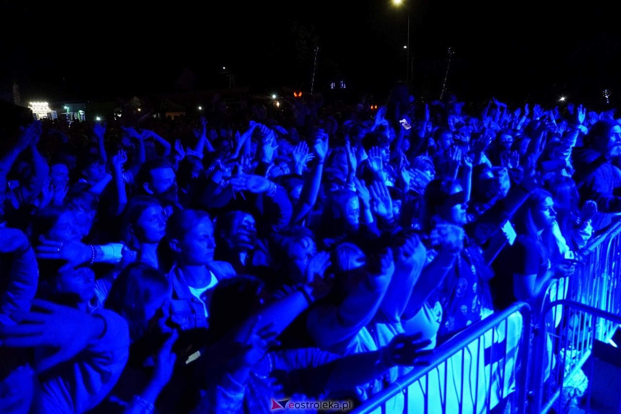 Jarmarki Czerwińskie 2024: koncert CLEO [11.08.2024] - zdjęcie #73 - eOstroleka.pl