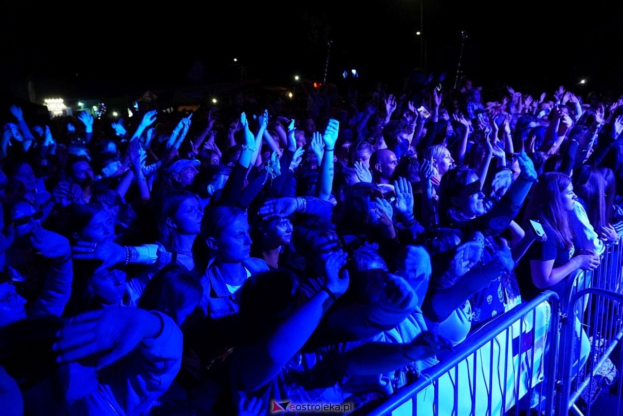Jarmarki Czerwińskie 2024: koncert CLEO [11.08.2024] - zdjęcie #71 - eOstroleka.pl