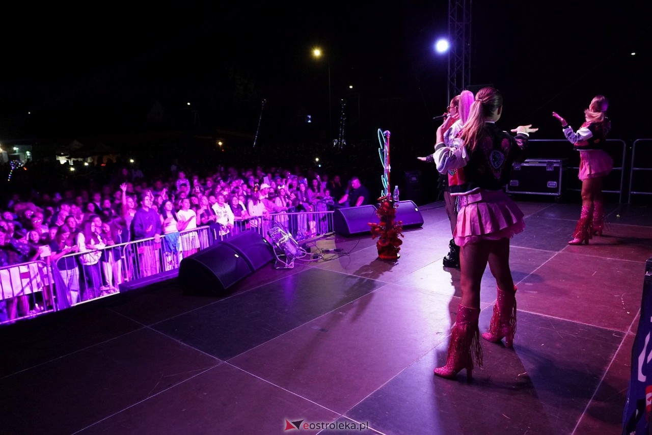 Jarmarki Czerwińskie 2024: koncert CLEO [11.08.2024] - zdjęcie #61 - eOstroleka.pl