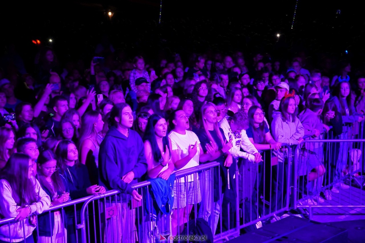 Jarmarki Czerwińskie 2024: koncert CLEO [11.08.2024] - zdjęcie #53 - eOstroleka.pl