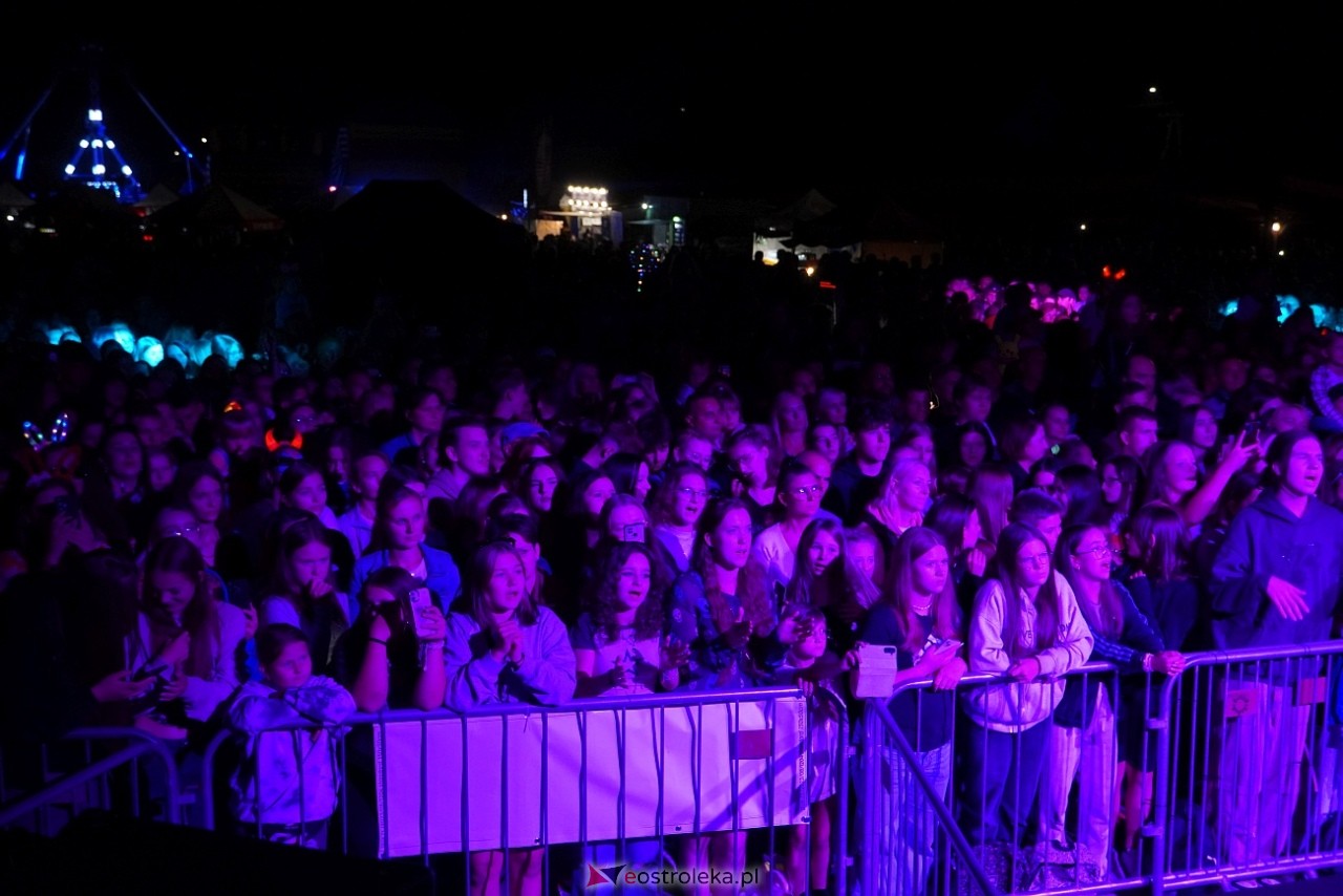 Jarmarki Czerwińskie 2024: koncert CLEO [11.08.2024] - zdjęcie #17 - eOstroleka.pl
