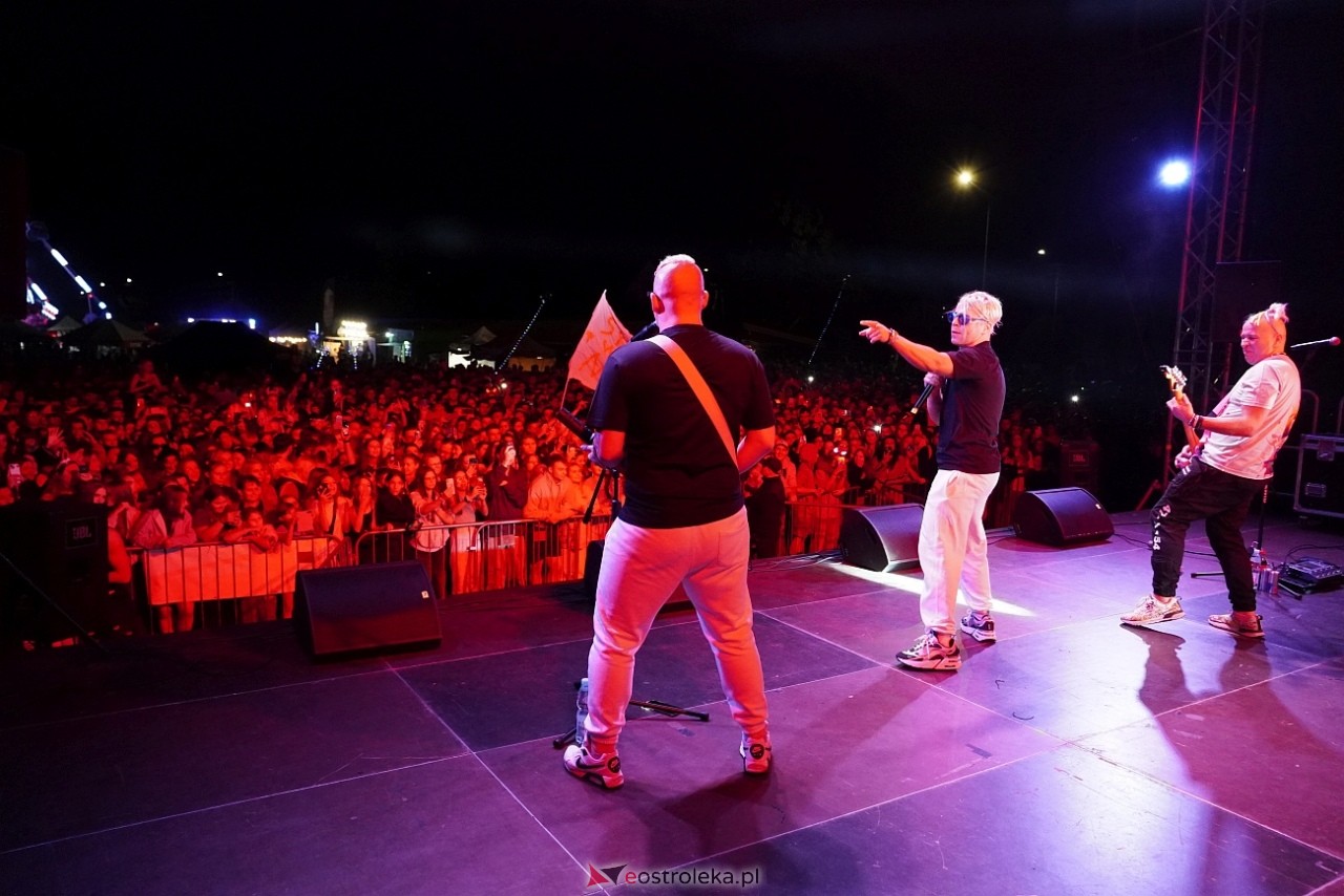 Jarmarki Czerwińskie 2024: koncert SKOLIM [11.08.2024] - zdjęcie #93 - eOstroleka.pl